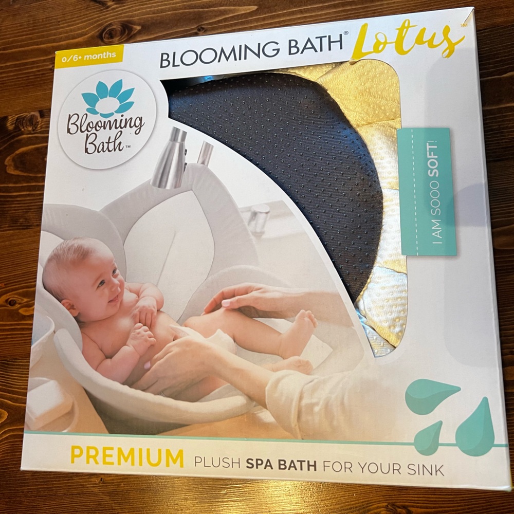 Blooming Bath Lotus